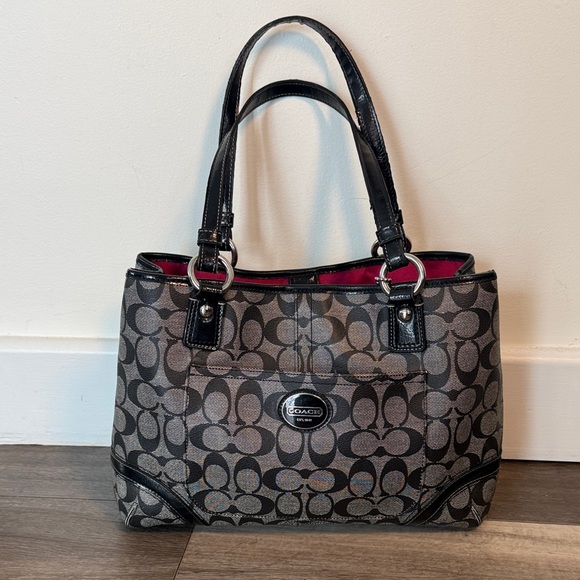 Coach Peyton Shopper Carryall Cavas Tote - Picture 2 of 16